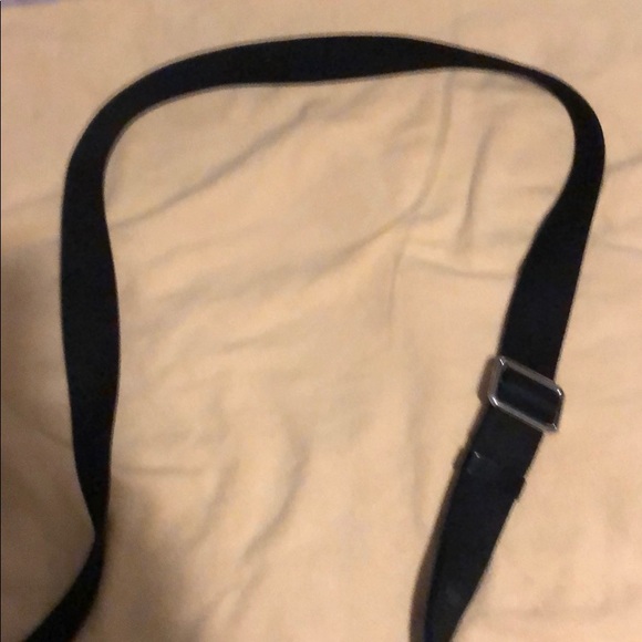 Men’s Louis Vuitton District PM Messanger Bag - Picture 7 of 8